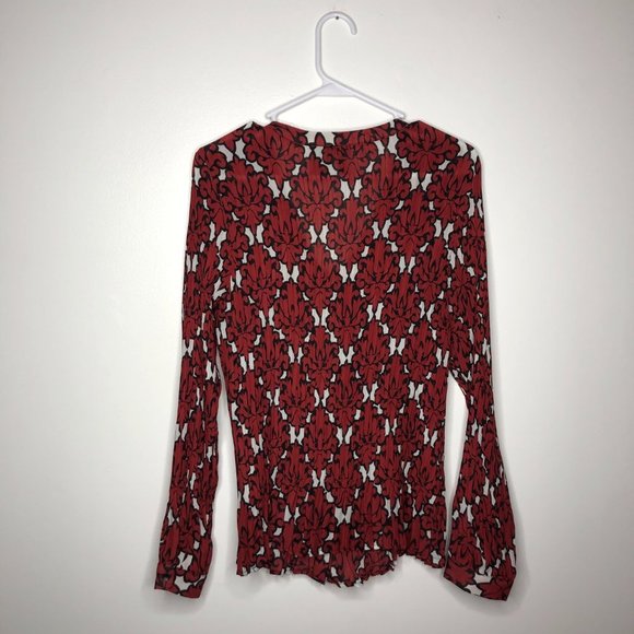 New Direction Womens Red And White Crinkle Fabric Ruffle Neck Floral Top Size XL - Picture 2 of 3